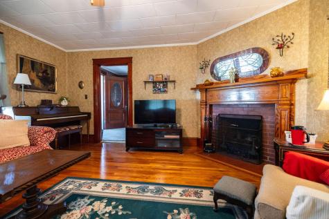 8 Newland Avenue Augusta ME 04330