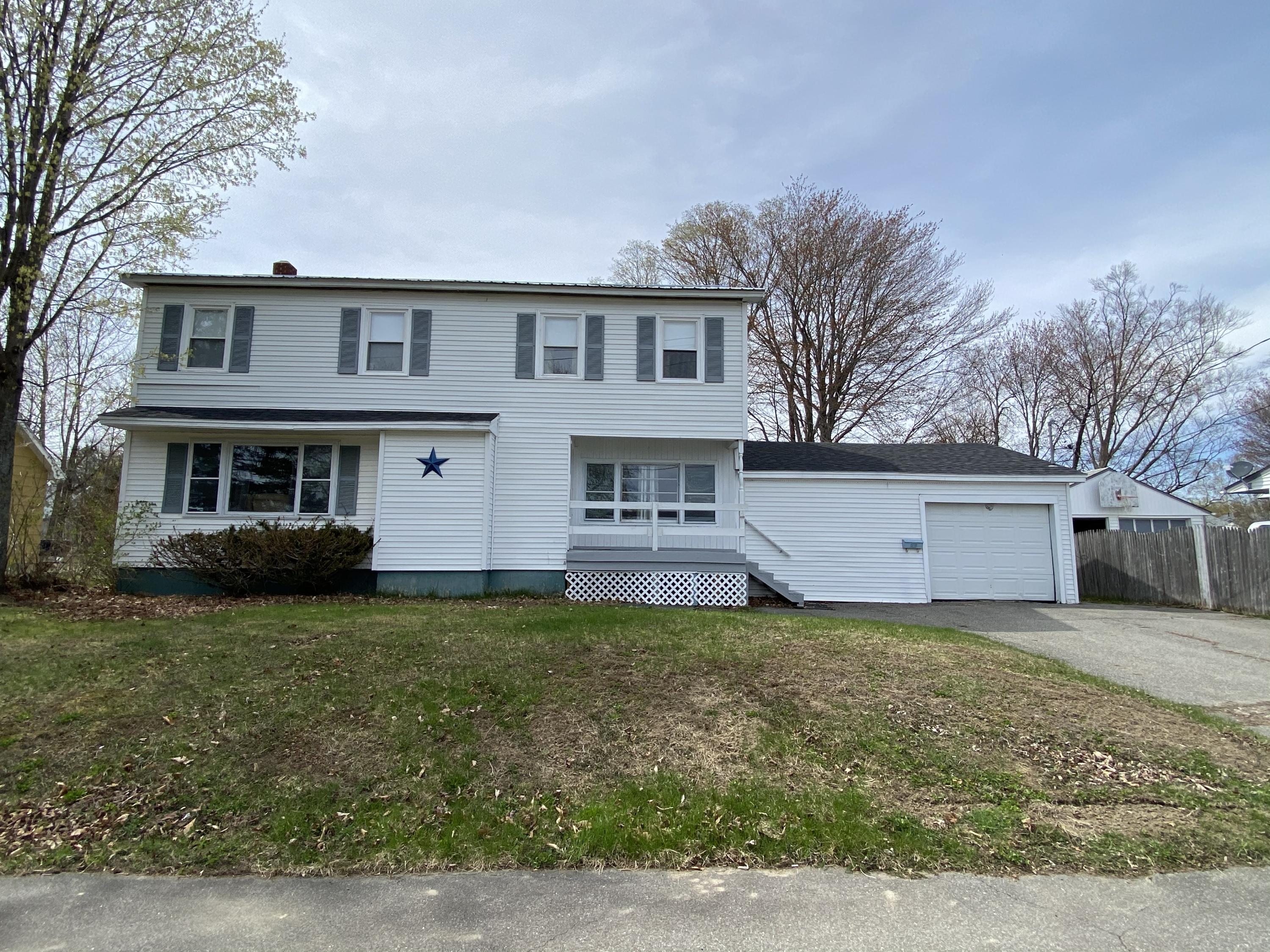 48 Elm Street, East Millinocket ME Real Estate Listing MLS {g