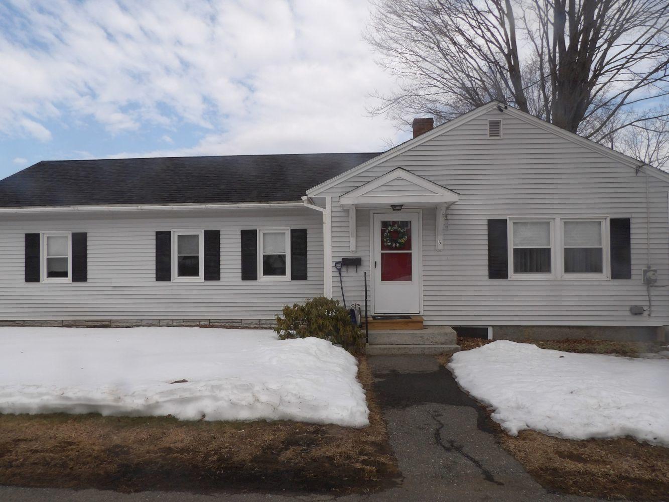 5 Bailey Street Skowhegan ME 04976