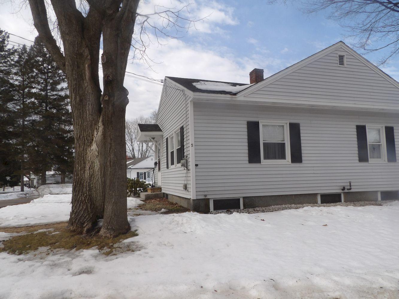 5 Bailey Street Skowhegan ME 04976