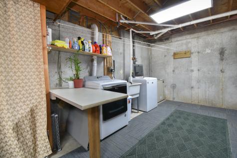 19 Fairview Avenue Gray ME 04039