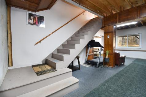 19 Fairview Avenue Gray ME 04039