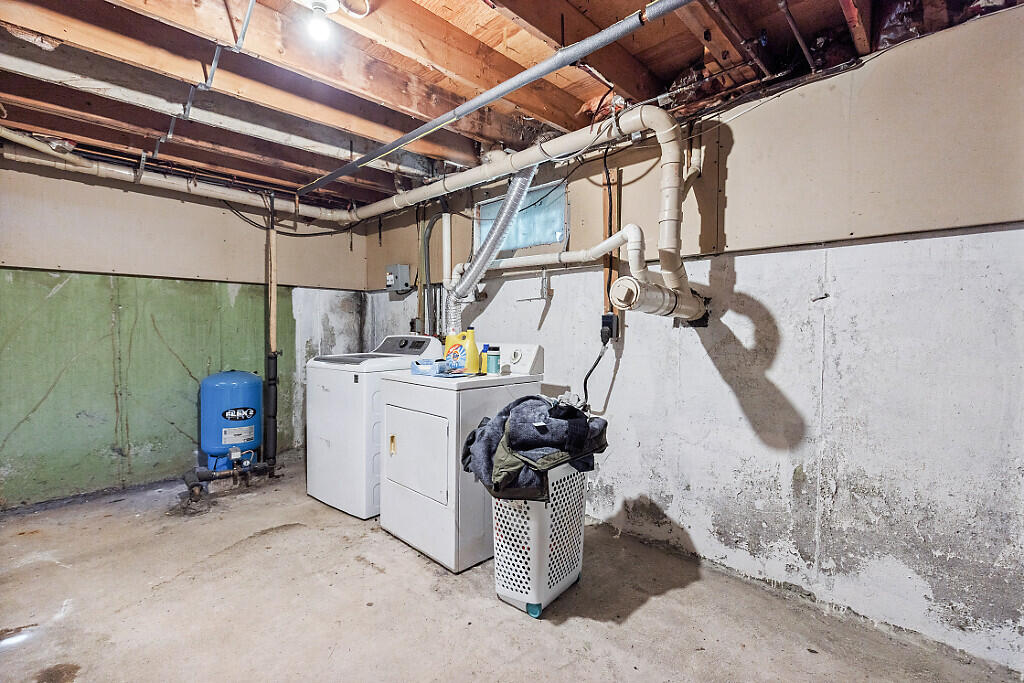 16 Claire Street Augusta ME 04330