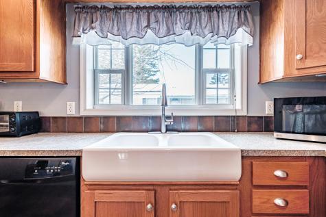 27 Tufton Street Brunswick ME 04011