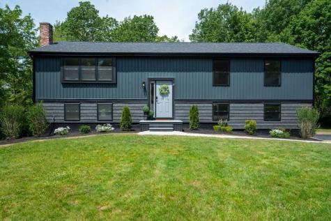 17 Carriage Road Cumberland ME 04110