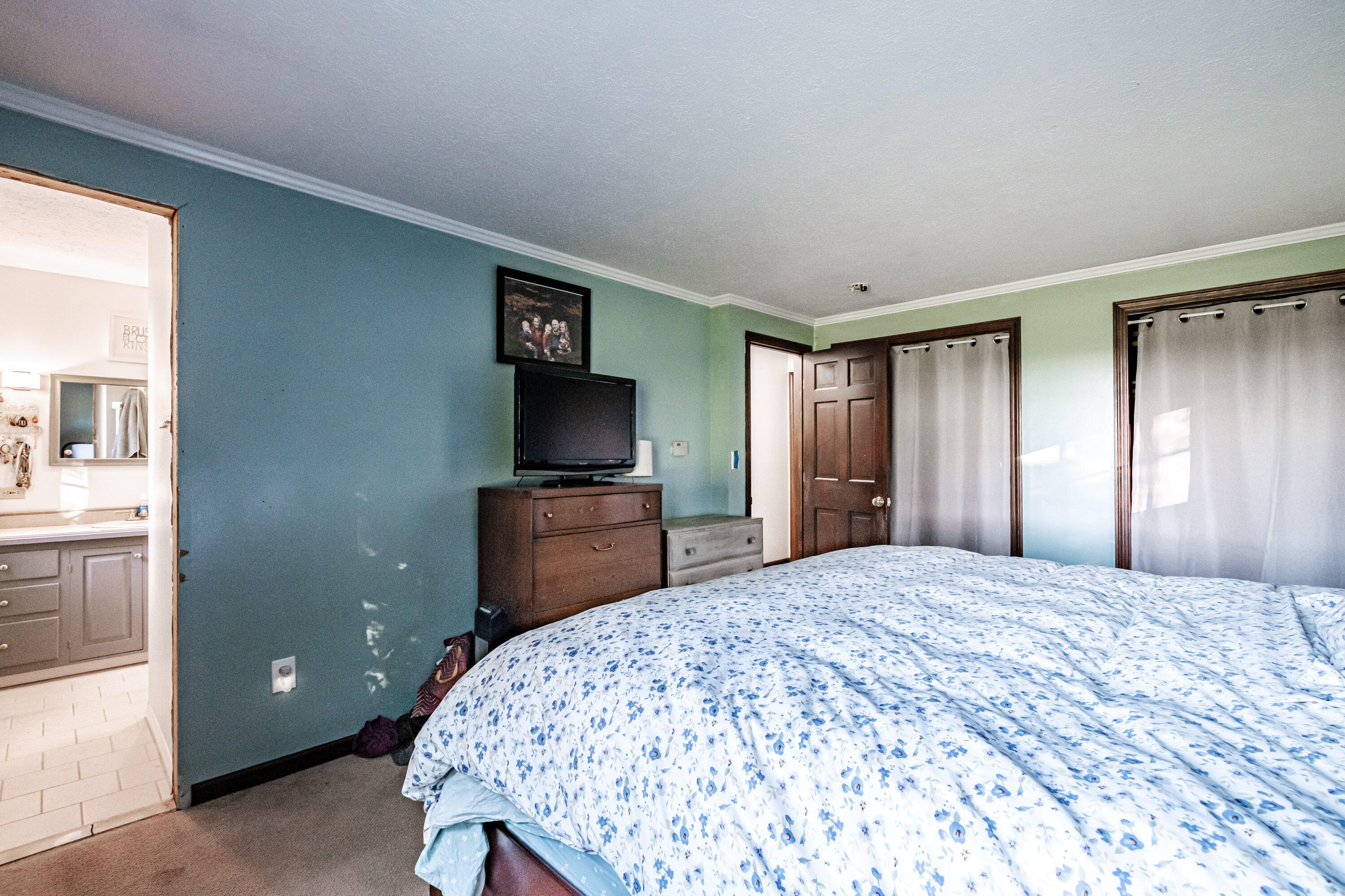 32 Longview Acres Paris ME 04281