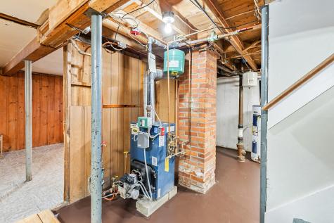 16 Brookside Avenue Augusta ME 04330