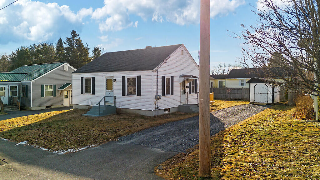 16 Brookside Avenue Augusta ME 04330
