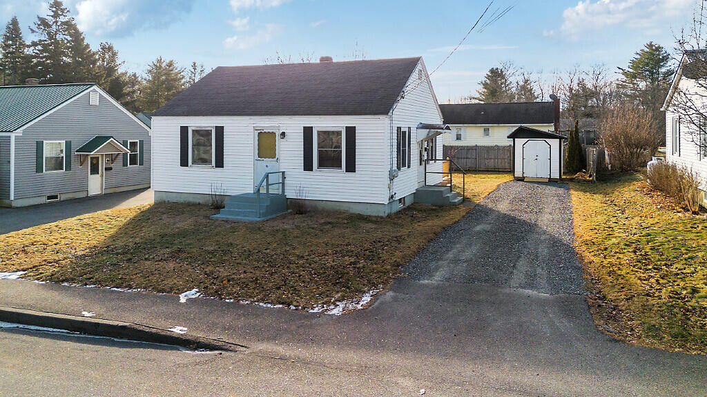 16 Brookside Avenue Augusta ME 04330