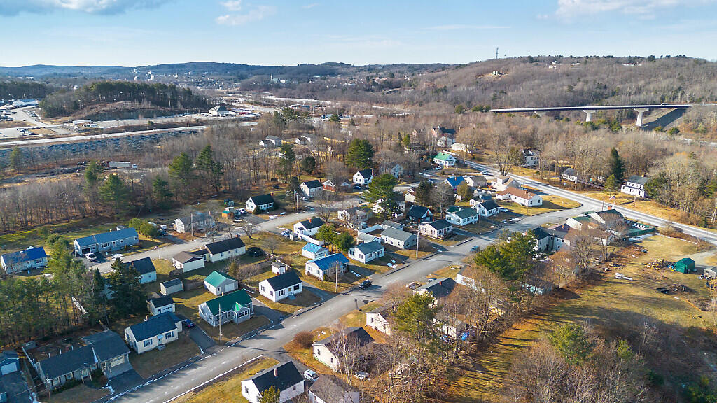 16 Brookside Avenue Augusta ME 04330