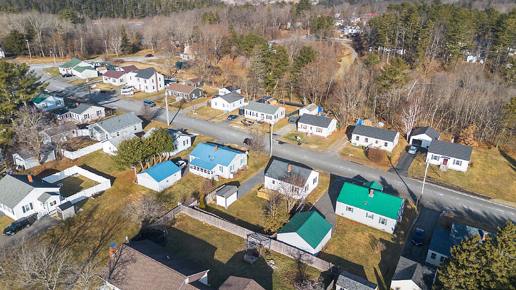 16 Brookside Avenue Augusta ME 04330