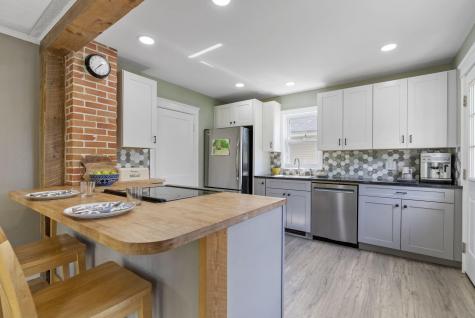 8 Wessex Street Portland ME 04102