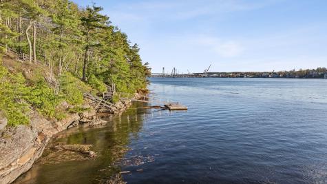 124 Middle Road Woolwich ME 04579