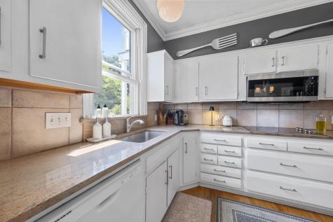 208 High Street Belfast ME 04915