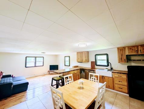 3 Ron Henry Lane Freeport ME 04032