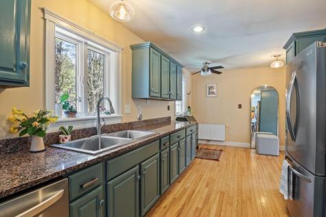 18 Glenview Road Freeport ME 04032