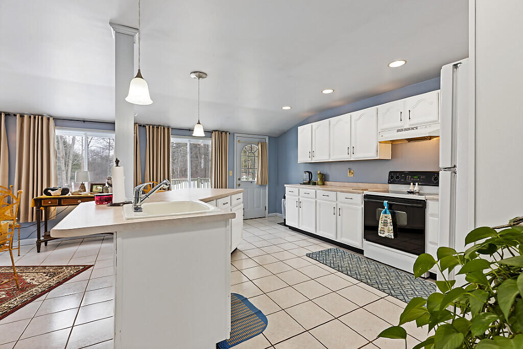 381 W River Road Augusta ME 04330