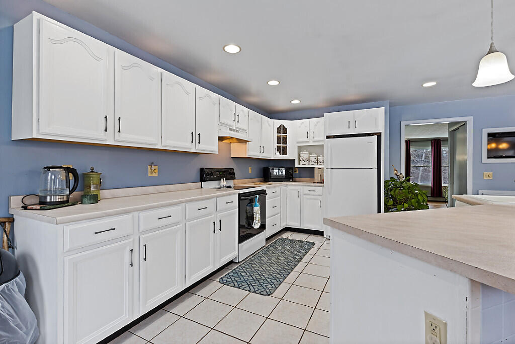 381 W River Road Augusta ME 04330