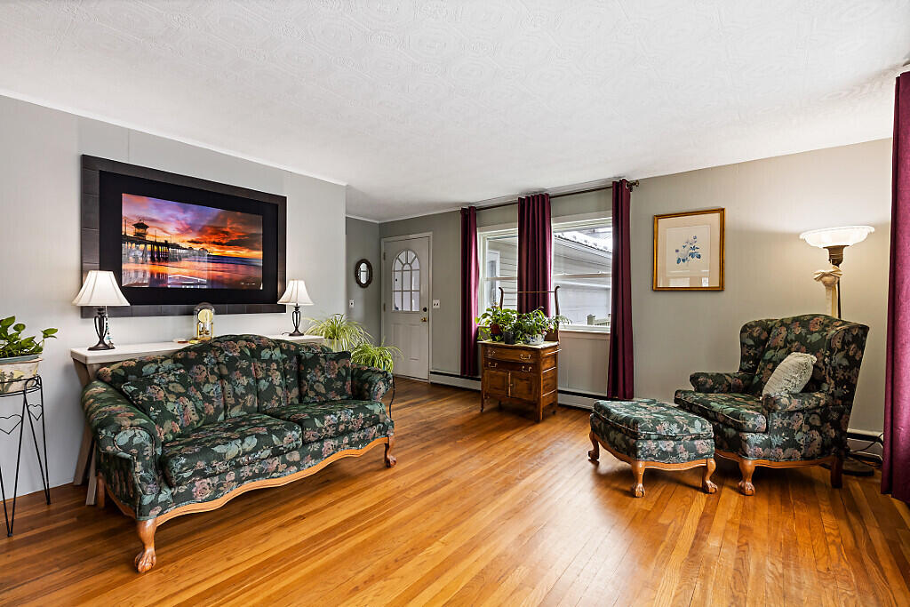 381 W River Road Augusta ME 04330