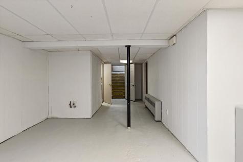 381 W River Road Augusta ME 04330