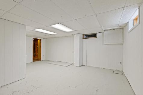 381 W River Road Augusta ME 04330