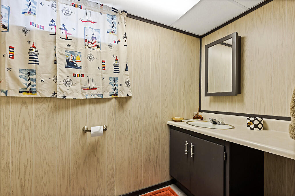 381 W River Road Augusta ME 04330