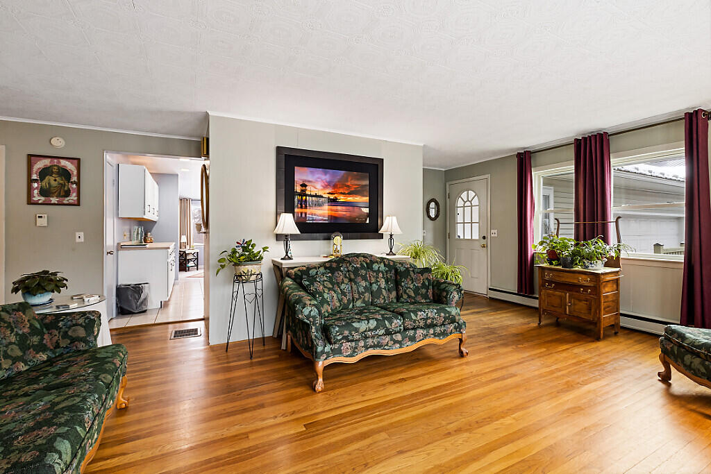 381 W River Road Augusta ME 04330