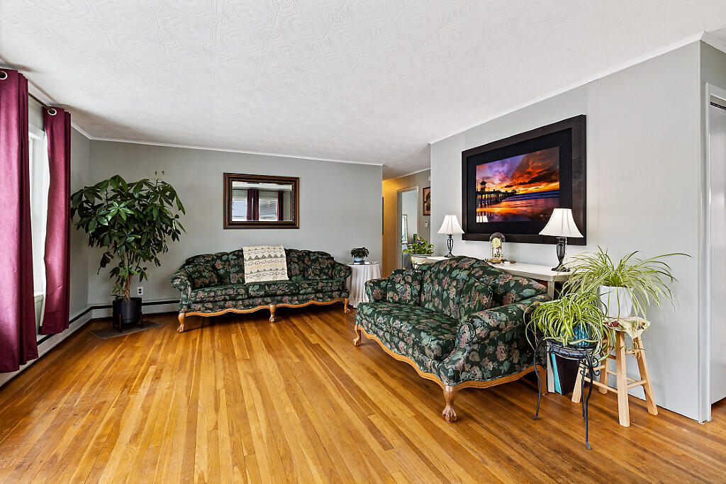 381 W River Road Augusta ME 04330