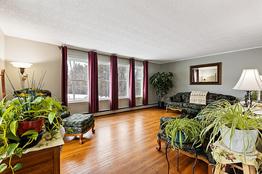 381 W River Road Augusta ME 04330