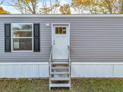 40 Oakwood Street Lyman ME 04002