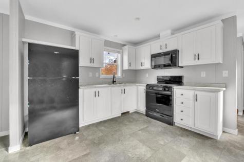 40 Oakwood Street Lyman ME 04002