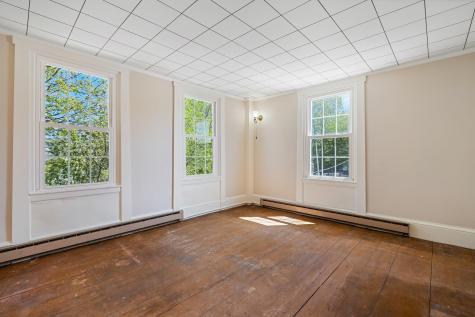 76 N Auburn Road Auburn ME 04210