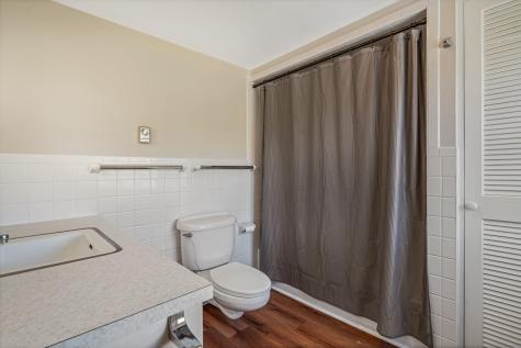 76 N Auburn Road Auburn ME 04210