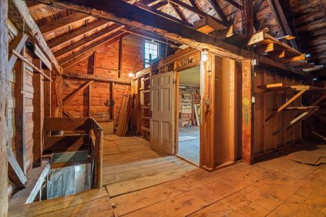 76 N Auburn Road Auburn ME 04210