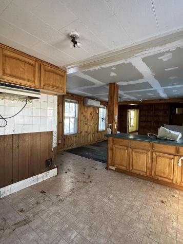 32 High Street Vinalhaven ME 04863