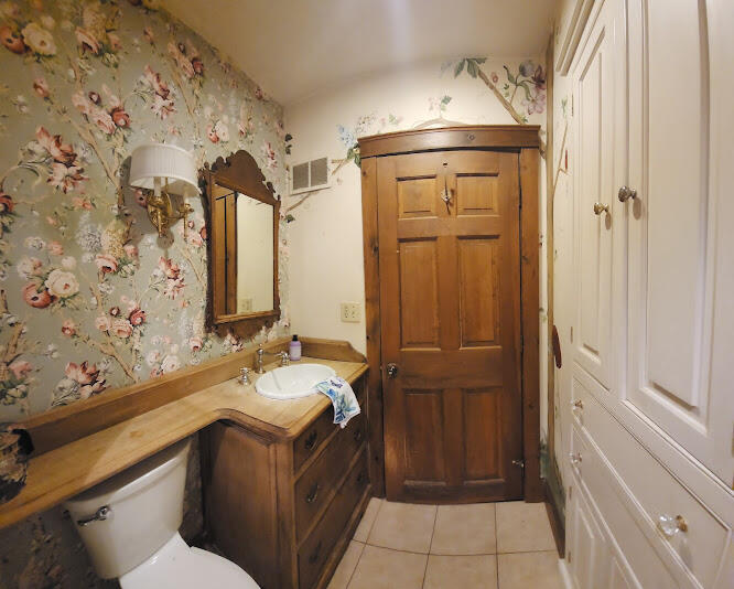 12 Schoolhouse Lane Hampden ME 04444