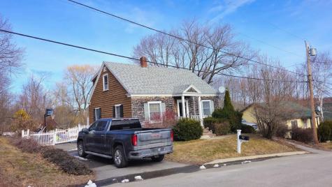 12 Schoolhouse Lane Hampden ME 04444