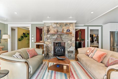 853 Mere Point Road Brunswick ME 04011