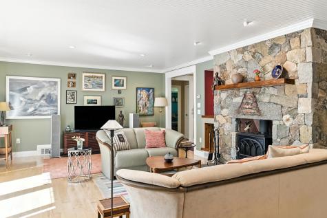 853 Mere Point Road Brunswick ME 04011