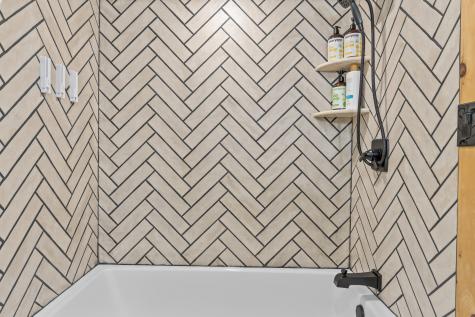 7 Papoose Island Road Raymond ME 04071