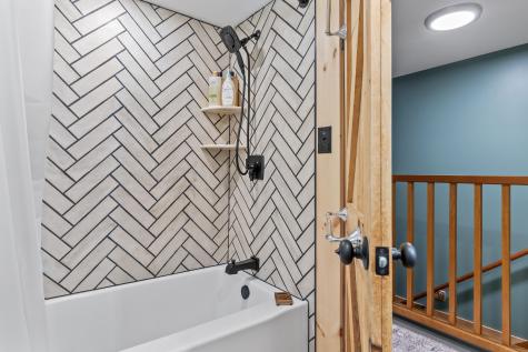 7 Papoose Island Road Raymond ME 04071