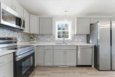 27 Meadow Lane Sabattus ME 04280