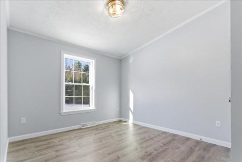 27 Meadow Lane Sabattus ME 04280