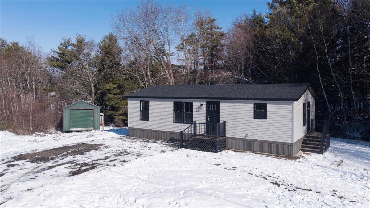 27 Meadow Lane Sabattus ME 04280