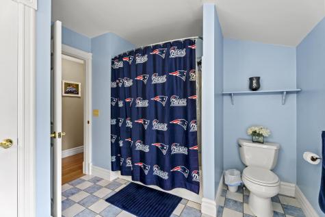 22 Ashley Avenue Glenburn ME 04401