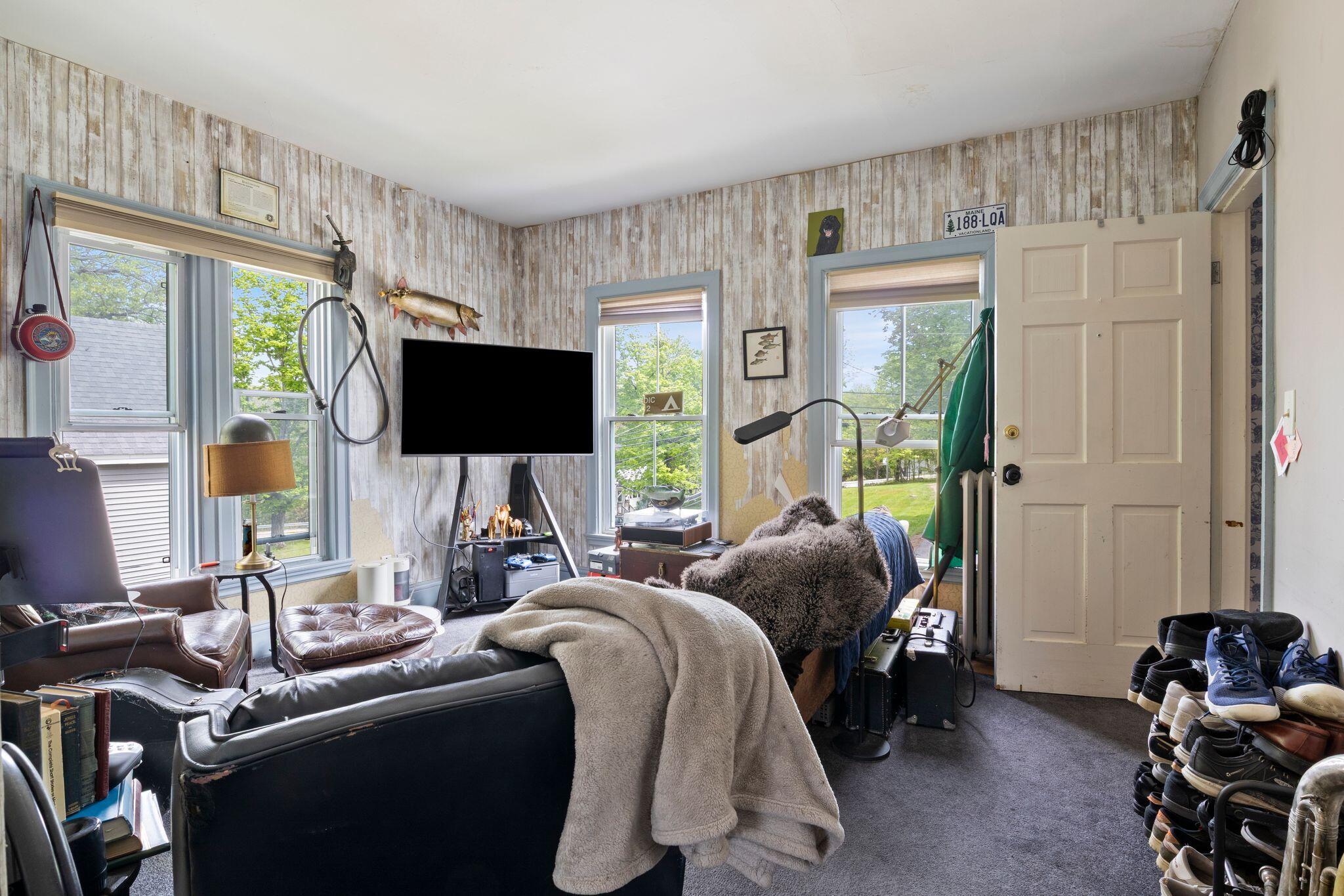 7 Porter Street Paris ME 04281