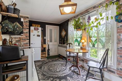 7 Porter Street Paris ME 04281