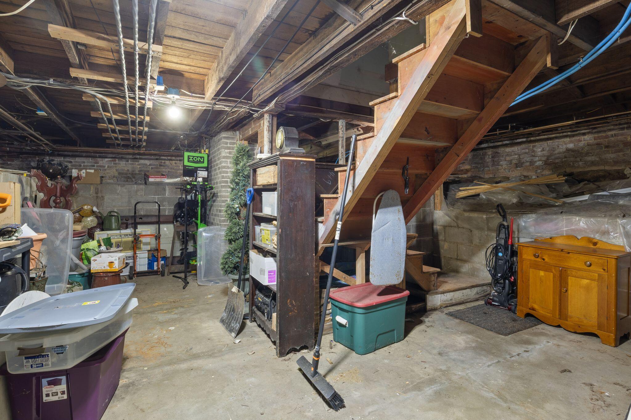 7 Porter Street Paris ME 04281