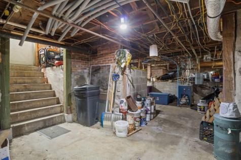 7 Porter Street Paris ME 04281
