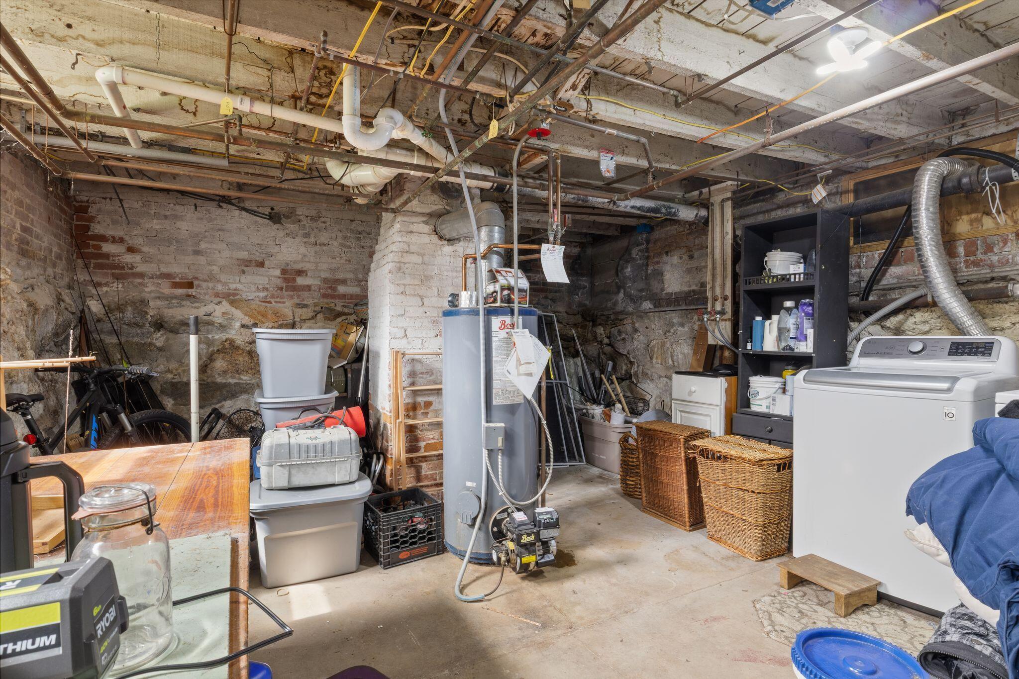 7 Porter Street Paris ME 04281